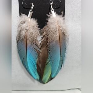 💙💚Vibrant Blue and Green Macaw Feather Earrings with Tropical Elegance